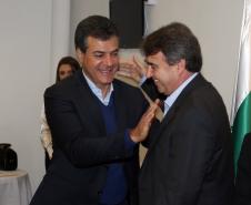 Governador Beto Richa assina convênio entre o Governo do Estado através do Instituto Ambiental do Paraná (IAP) e a Prefeitura de Araucária visando à criação de um parque municipal e realocação de pessoas instaladas em áreas de risco.Araucária, 02/08/2015.Foto: Orlando Kissner/ANPr