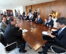 Governador Beto Richa, acompanhado de secretários e deputados, assina convênio de liberação de recursos do parque ambiental de Pato Branco.Curitba, 16/09/2015