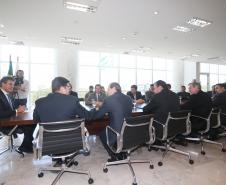 Governador Beto Richa, acompanhado de secretários e deputados, assina convênio de liberação de recursos do parque ambiental de Pato Branco.Curitba, 16/09/2015