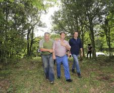 Secretário do Meio Ambiente e Recursos Hídricos, Ricardo Soavinski, visita o Faxinal Taquari, em Rio Azul.Rio Azul, 08-10-15Foto: Arnaldo Alves / ANPr.