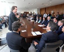 Governador Beto Richa anuncia 28 unidades geradoras de energia no Paraná, são Pequenas Centrais Hidrelétricas (PCHs), Centrais Geradoras Hidrelétricas (CGHs), termoelétrica e biodigestor, que somam 183,4 MW de energia. O investimento é de quase R$ 1 bilhão.Curitiba, 11/11/2015.Foto: Orlando Kissner/ANPr
