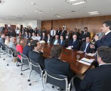 Governador Beto Richa anuncia 28 unidades geradoras de energia no Paraná, são Pequenas Centrais Hidrelétricas (PCHs), Centrais Geradoras Hidrelétricas (CGHs), termoelétrica e biodigestor, que somam 183,4 MW de energia. O investimento é de quase R$ 1 bilhão.Curitiba, 11/11/2015.Foto: Orlando Kissner/ANPr