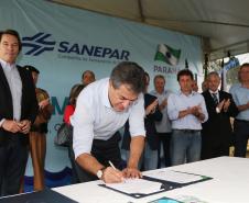 Governador Beto Richa lança uma série de ações de revitalização e cuidado com os recursos hídrico, entre elas o Programa de Conservação dos Mananciais do Paraná, durante as comemorações do Dia Mundial da Água, no Centro de Educação Ambiental dos Mananciais da Serra, em Piraquara, na Região Metropolitana de Curitiba.Piraquara, 22/03/2016.Foto: Orlando Kissner/ANPr