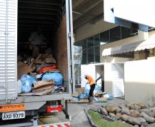 Programa Coleta Seletiva Solidária da Copel destina 100 toneladas por ano de resíduos recicláveis coletados nas sedes da companhia para oito associações e cooperativas de catadores em diversas cidades do Paraná. Na foto, coleta no Polo Mossunguê.Curitiba, 16/06/2016.Foto: Daniela Catisti/Copel