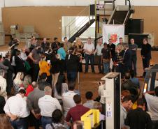 A vice-governadora do Paraná, Cida Borghetti, inaugurou, nesta quinta-feira (21), a primeira etapa da Central de Valorização de Materiais Recicláveis de Maringá, um projeto pioneiro no Paraná que alia proteção ao meio ambiente, geração de empregos e renda.Maringá, 21/07/2016.Foto: Jonas Oliveira