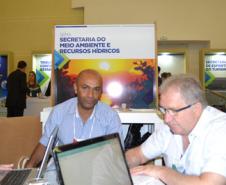 O Paraná poderá ganhar nos próximos anos várias novas áreas protegidas. Este foi um dos assuntos mais procurados pelos futuros gestores no estande da Secretaria Estadual do Meio Ambiente, que participa junto com suas instituições vinculadas do Encontro de Prefeitos e Prefeitas Eleitos, em Foz do Iguaçu. Foz do Iguaçu, 01/12/2016.Foto: Divulgação SEMA