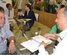 O Paraná poderá ganhar nos próximos anos várias novas áreas protegidas. Este foi um dos assuntos mais procurados pelos futuros gestores no estande da Secretaria Estadual do Meio Ambiente, que participa junto com suas instituições vinculadas do Encontro de Prefeitos e Prefeitas Eleitos, em Foz do Iguaçu. Foz do Iguaçu, 01/12/2016.Foto: Divulgação SEMA