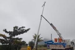 Superpostes voltaram a ser instalados nesta segunda-feira (29) na Orla de Matinhos