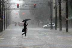 Chove aqui, e não ali? Simepar explica por que as chuvas são irregulares no verão