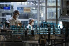 Indústria da água mineral cresce 41% em 2024 e movimenta R$ 341,2 milhões no Paraná