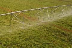 Construção de poços artesianos e implantação de projetos de irrigação são algumas das ações estabelecidas pelo Governo do Paraná para combater a estiagem.