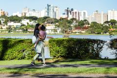 Após frente fria com chuva e ventos de 80km/h, semana vai terminar com sol no Paraná