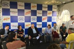 Programa troca lixo reciclável por benefícios

