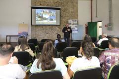 Ação realizada pela Paraná Turismo abrange os sete municípios da região e orienta comerciantes, ambulantes e empresários para o período de intenso movimento e fluxo de visitantes.