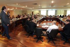 Secretaria do Meio Ambiente e Recursos Hídricos recebeu o plano de logística reversa dos resíduos sólidos gerados pela cadeia produtiva de madeiras e móveis do Estado. Curitiba 25-03-2014.     foto Mauro Frasson.