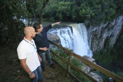Monumento Estadual Salto São João, em Prudentópolis. N/F: secretário do Meio Ambiente e Recursos Hídricos, Ricardo Soavinski e Guilherme Vasconcellos, Diretor de Unidade de Conservação do IAP.Prudentópolis, 08-10-15.Foto: Arnaldo Alves / ANPr.