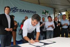Governador Beto Richa lança uma série de ações de revitalização e cuidado com os recursos hídrico, entre elas o Programa de Conservação dos Mananciais do Paraná, durante as comemorações do Dia Mundial da Água, no Centro de Educação Ambiental dos Mananciais da Serra, em Piraquara, na Região Metropolitana de Curitiba.Piraquara, 22/03/2016.Foto: Orlando Kissner/ANPr