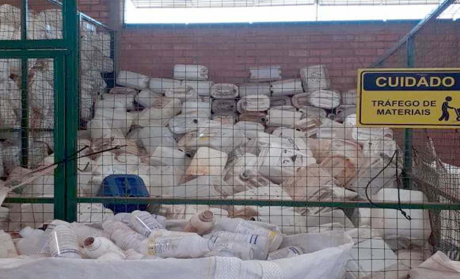 Portaria do IAT estabelece multa para quem não fizer corretamente a tríplice lavagem dos recipientes ou não entregar o material nas Centrais de Recebimentos de Embalagens no Estado