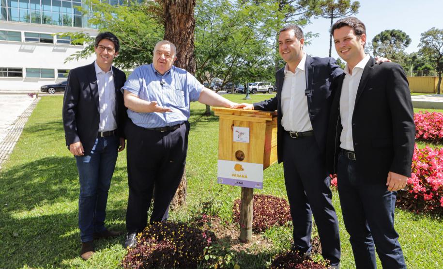 O governador do Paraná, Carlos Massa Ratinho Junior, inaugura o jardim de colmeias de abelhas nativas e a horta orgânica no Palácio Iguaçu.