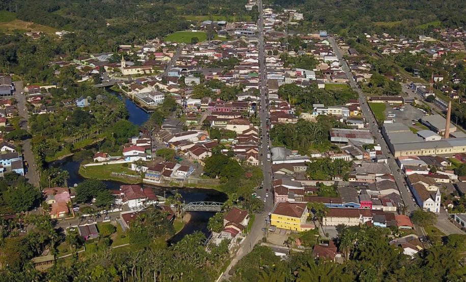 Coleta de dados sobre saneamento pelas prefeituras começa nesta terça-feira. Na foto, cidade de Morretes.
