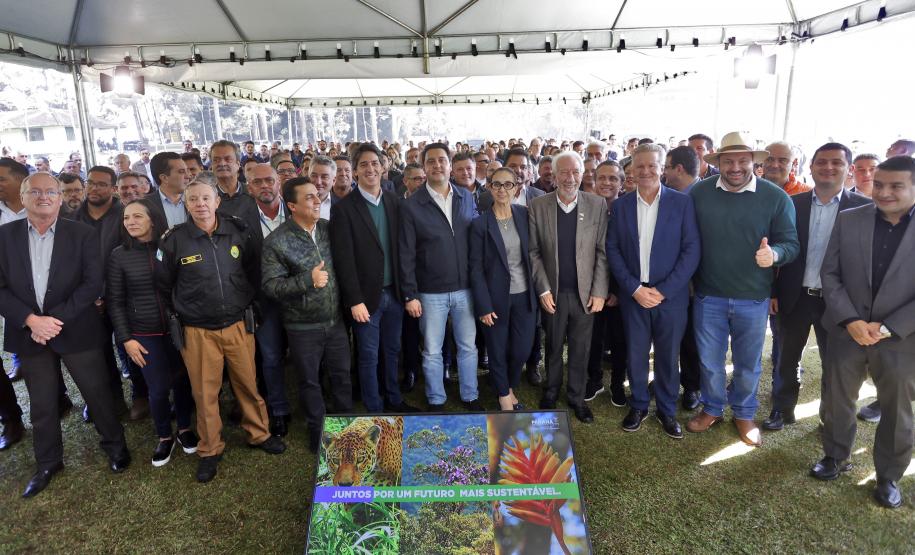 Paraná ativa Fórum de Mudanças Climáticas e abre consulta para política sobre biodiversidade - Medidas foram anunciadas pelo governador Ratinho Junior nesta segunda-feira (05), Dia Mundial do Meio Ambiente, e visam fazer com que o Paraná avance ainda mais como uma referência internacional em desenvolvimento sustentável
