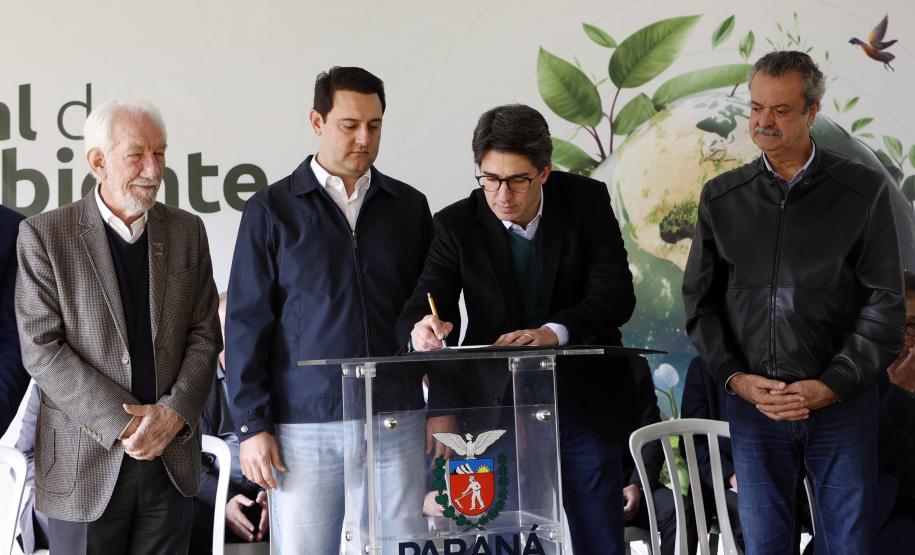 Paraná ativa Fórum de Mudanças Climáticas e abre consulta para política sobre biodiversidade - Medidas foram anunciadas pelo governador Ratinho Junior nesta segunda-feira (05), Dia Mundial do Meio Ambiente, e visam fazer com que o Paraná avance ainda mais como uma referência internacional em desenvolvimento sustentável
