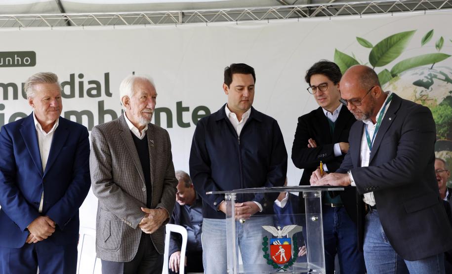 Paraná ativa Fórum de Mudanças Climáticas e abre consulta para política sobre biodiversidade - Medidas foram anunciadas pelo governador Ratinho Junior nesta segunda-feira (05), Dia Mundial do Meio Ambiente, e visam fazer com que o Paraná avance ainda mais como uma referência internacional em desenvolvimento sustentável