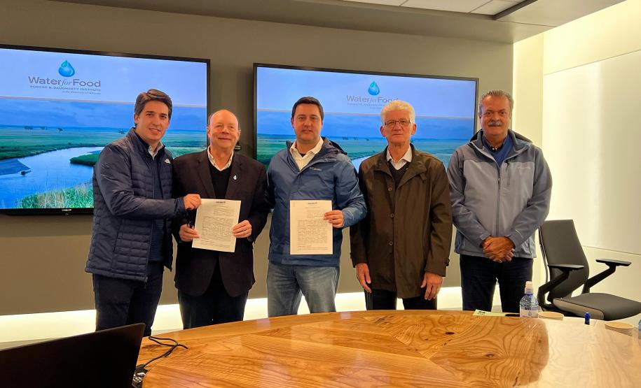 Paraná firma acordo com instituto Water For Food para gestão de recursos hídricos