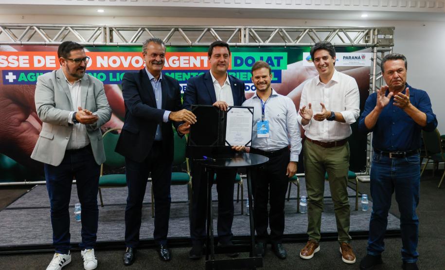 O governador Carlos Massa Ratinho Junior deu posse nesta segunda-feira (4) a 200 novos servidores que reforçarão o efetivo do Instituto Água e Terra (IAT).