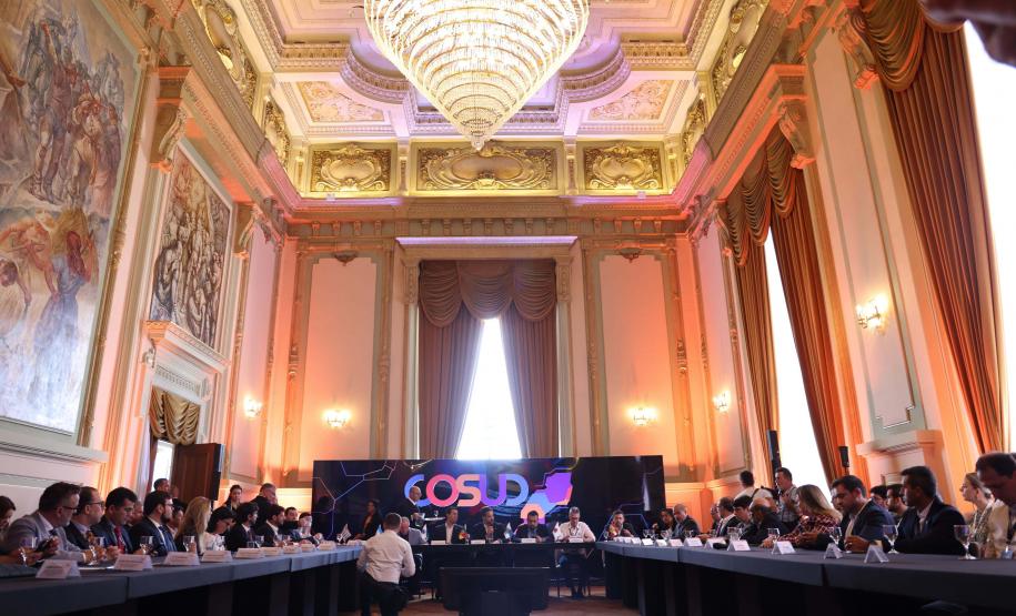 Paraná colabora na elaboração de propostas nas áreas de meio ambiente e economia no Cosud