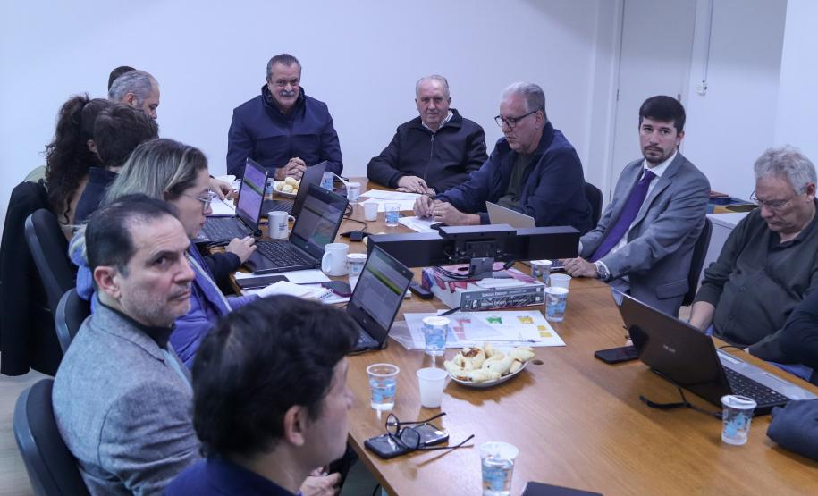 Reunião nesta terça-feira (16) entre Governo do Estado e Ministérios Públicos liberou novos recursos da indenização da Petrobras para ações ambientais no Paraná