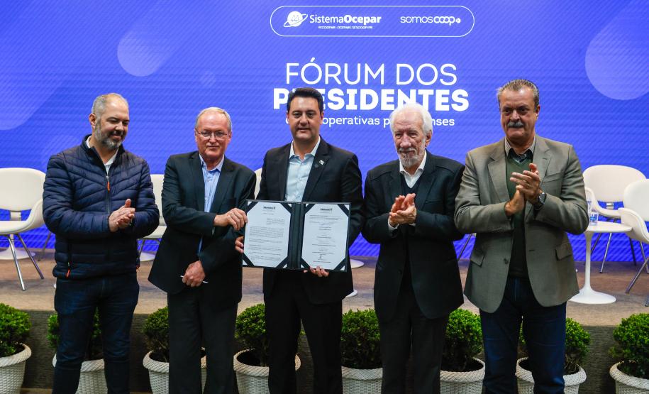 O governador Carlos Massa Ratinho Junior participou nesta terça-feira (29) do Fórum dos Presidentes das Cooperativas Paranaenses, promovido pelo Sistema Ocepar (Organização das Cooperativas do Estado do Paraná).