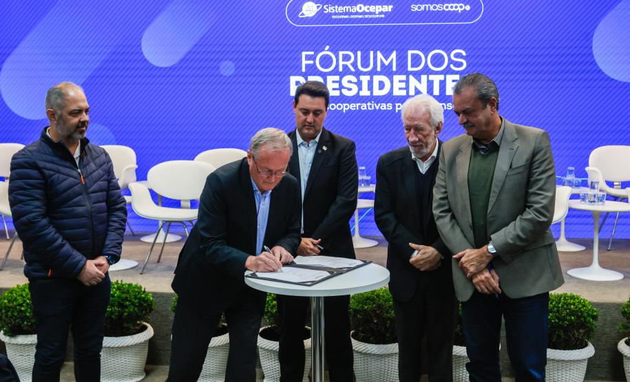 O governador Carlos Massa Ratinho Junior participou nesta terça-feira (29) do Fórum dos Presidentes das Cooperativas Paranaenses, promovido pelo Sistema Ocepar (Organização das Cooperativas do Estado do Paraná).