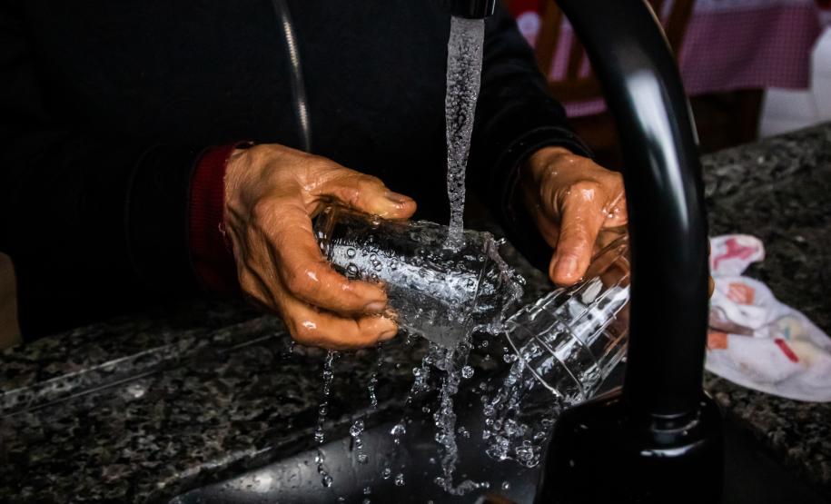 Vida no campo: IAT leva água potável para 2.350 famílias no primeiro semestre