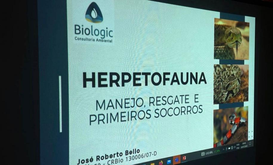 IAT capacita técnicos ambientais para o manejo correto de serpentes