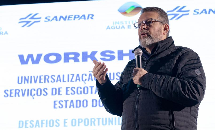 Começou nesta terça-feira (27/8), em Curitiba, o maior evento do ano para integração e disseminação de conhecimento entre técnicos da  Companhia de Saneamento do Paraná (Sanepar) e do Instituto Água e Terra (IAT).