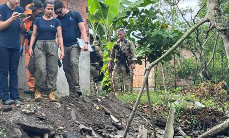 Litoral: em operações com outros órgãos, IAT retira entulho e fecha lava jato irregular