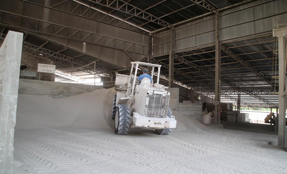 Rochas britadas, argila, fluorita e mais: comercialização de minérios cresce 15% no Paraná