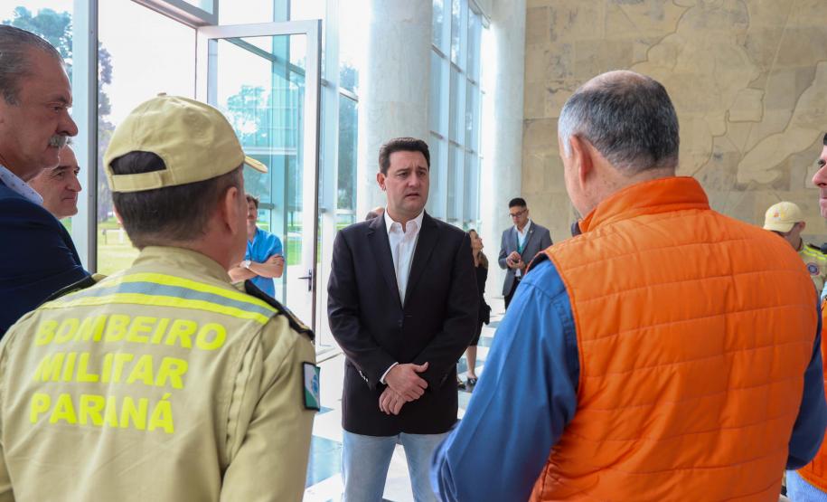 O governador Carlos Massa Ratinho Junior anunciou nesta terça-feira (10) investimento de R$ 21 milhões para ações de combate a incêndios florestais no Paraná.