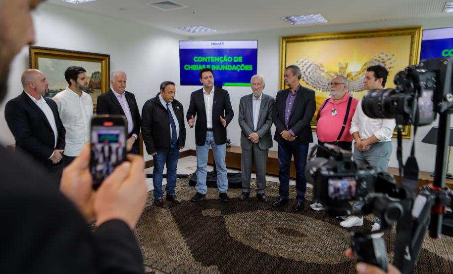 Curitiba, 02-09-24 - Governador Carlos Massa Ratinho Junior assina a contratação de estudos para a contenção de cheias e inundações para a região de União da Vitória.