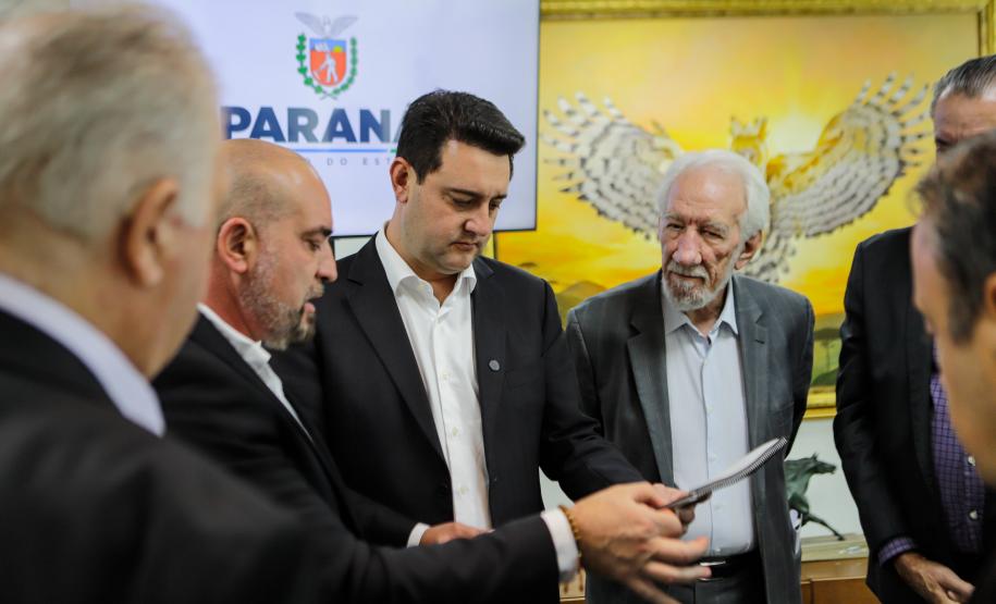 Curitiba, 02-09-24 - Governador Carlos Massa Ratinho Junior assina a contratação de estudos para a contenção de cheias e inundações para a região de União da Vitória.