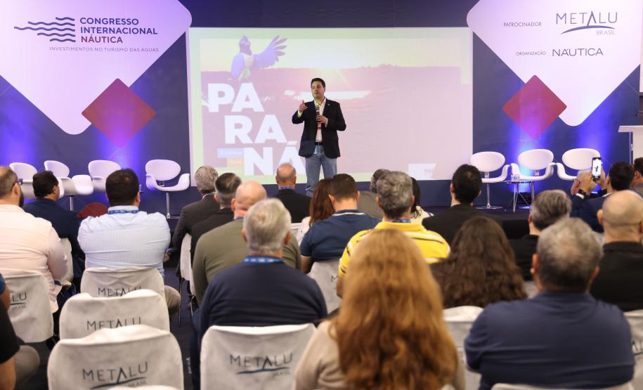 Governador mostra projeto do Canal do Varadouro no maior evento náutico da América Latina