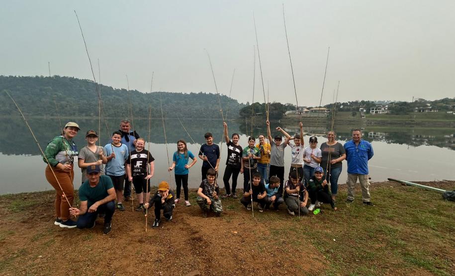 Com campeonatos no estilo "pesque e solte" e muita educação ambiental, a pesca esportiva movimentou mais de 500 pessoas no Paraná em setembro