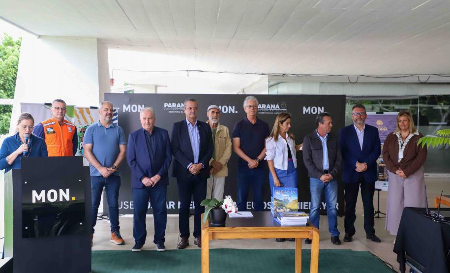 MON se transforma na casa da "muda 10 milhões" do programa Paraná Mais Verde