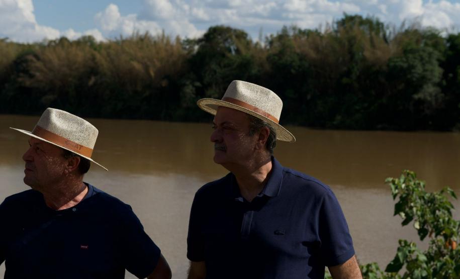 Nova fase do Rio Vivo começa com a soltura de 100 mil peixes no Rio Ivaí, no Noroeste