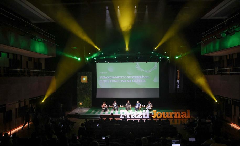 O governador Carlos Massa Ratinho Junior participou nesta terça-feira (5) do ESG Summit Brazil Journal, em São Paulo.