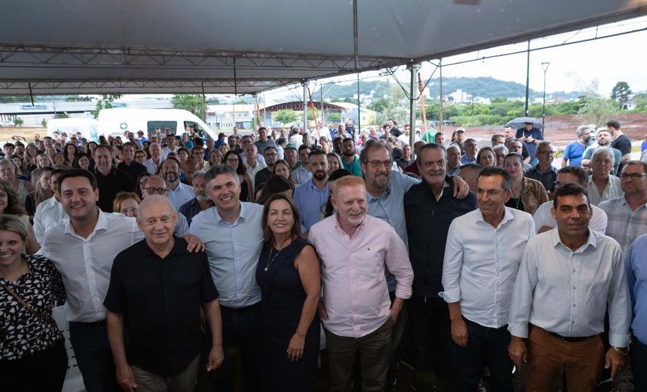 Francisco Beltrão, 13 de dezembro de 2024 - O governador Carlos Massa Ratinho Jr., inaugura obra de condenção de cheias e anuncia melhorias.