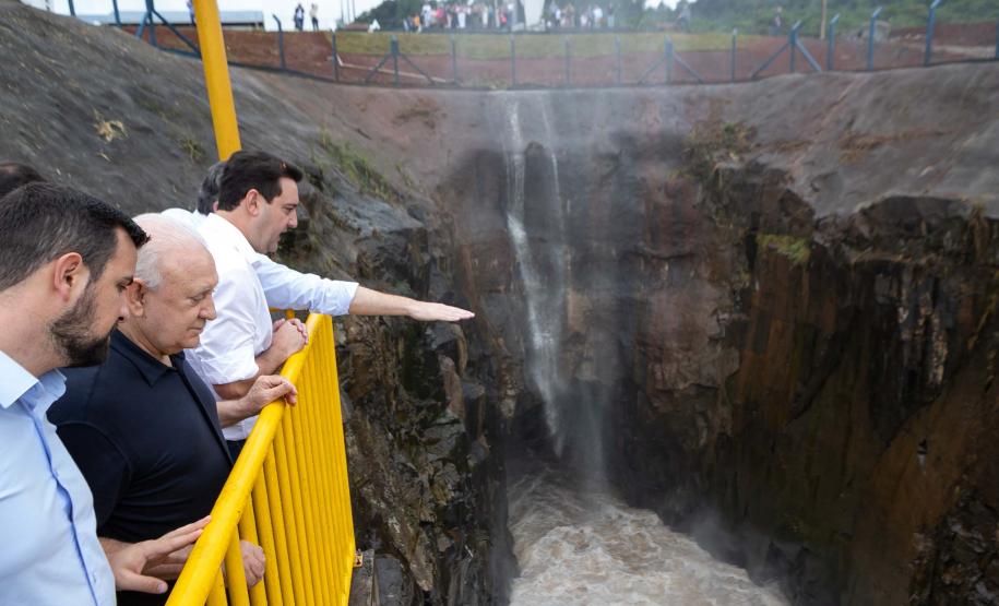 Francisco Beltrão, 13 de dezembro de 2024 - O governador Carlos Massa Ratinho Jr., inaugura obra de condenção de cheias e anuncia melhorias.