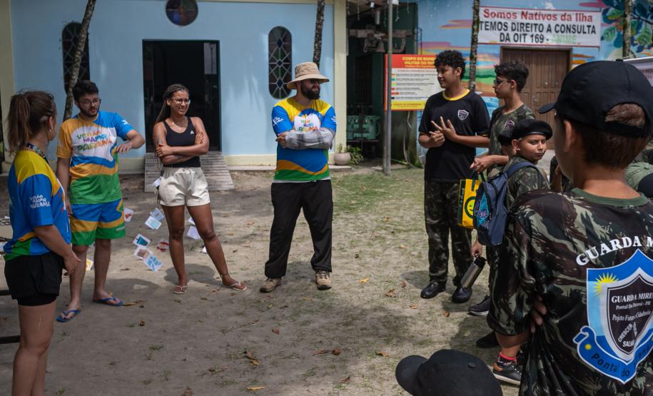 Ilha do Mel, 29 de janeiro de 2025 - Conscientização sobre ecossistemas na Ilha do Mel.