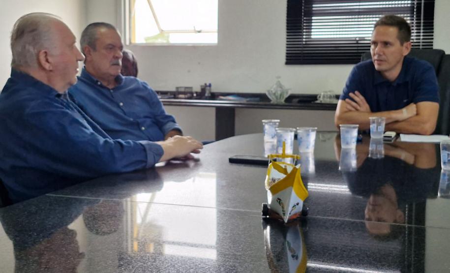 Governo do Estado confirmou, em reunião na prefeitura de Pontal do Paraná, o investimento de R$ 14 milhões no desassoreamento de rios e canais no Litoral.